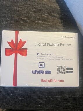 10.1" Wi‑Fi Digital Picture Frame - White. New. In packaging